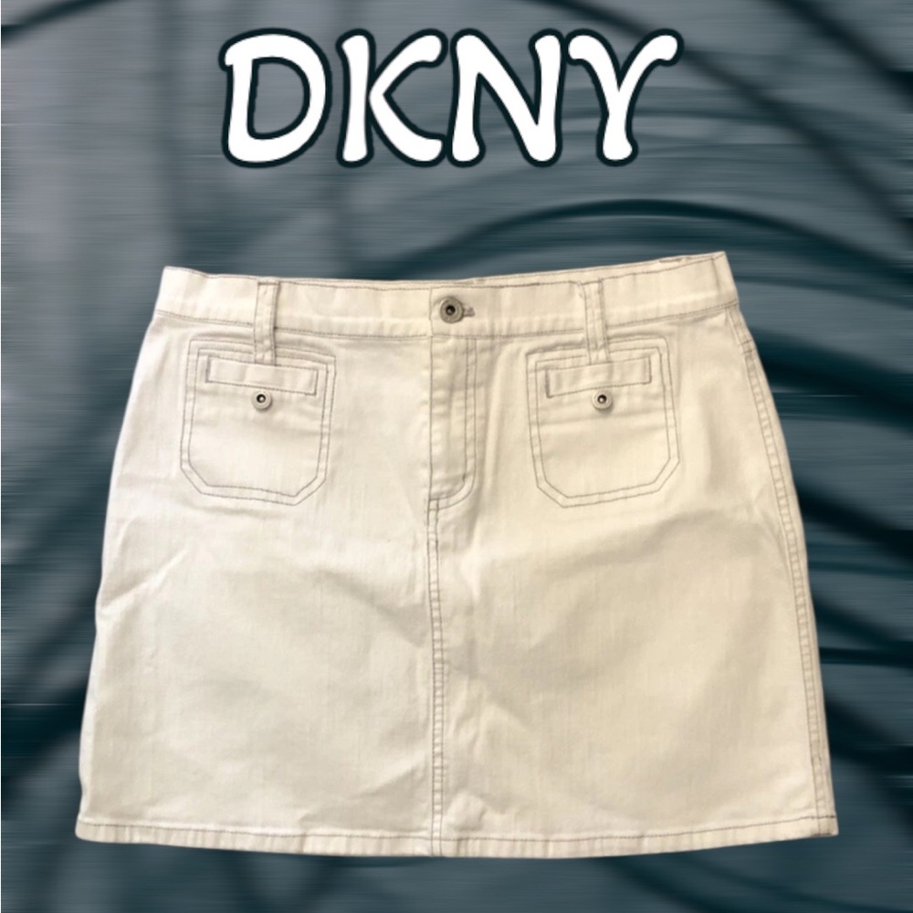 DKNY Mini Skirt, White Denim, Sz 8, Small Front Pockets